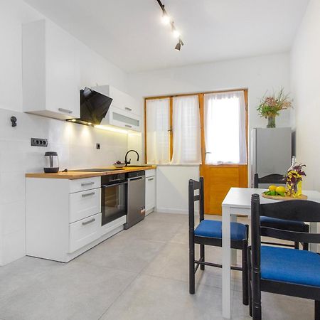 Studio Apartman Casa Lambasa ชิเบนิก ภายนอก รูปภาพ